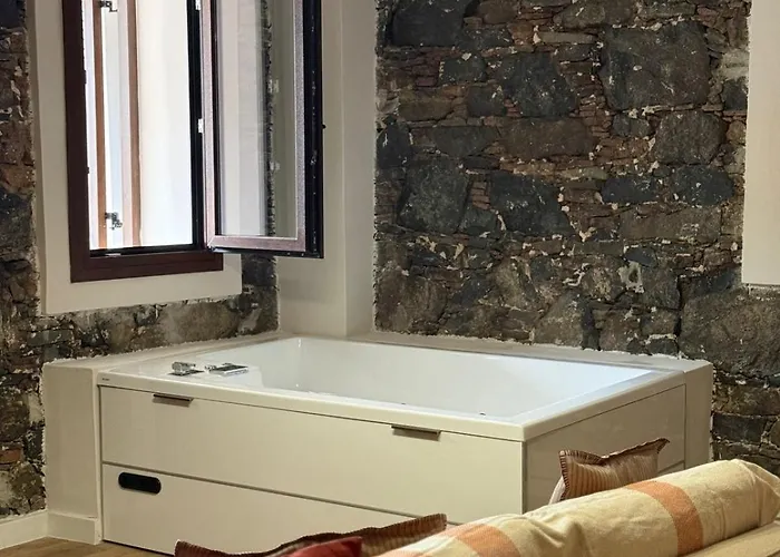 Aprosmeno Jacuzzi House 6 *