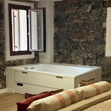 Aprosmeno Jacuzzi House 6 *